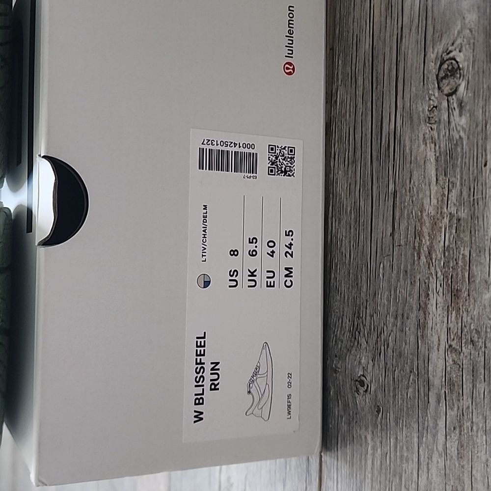 Lululemon womens Blissfeel size 8 shoe